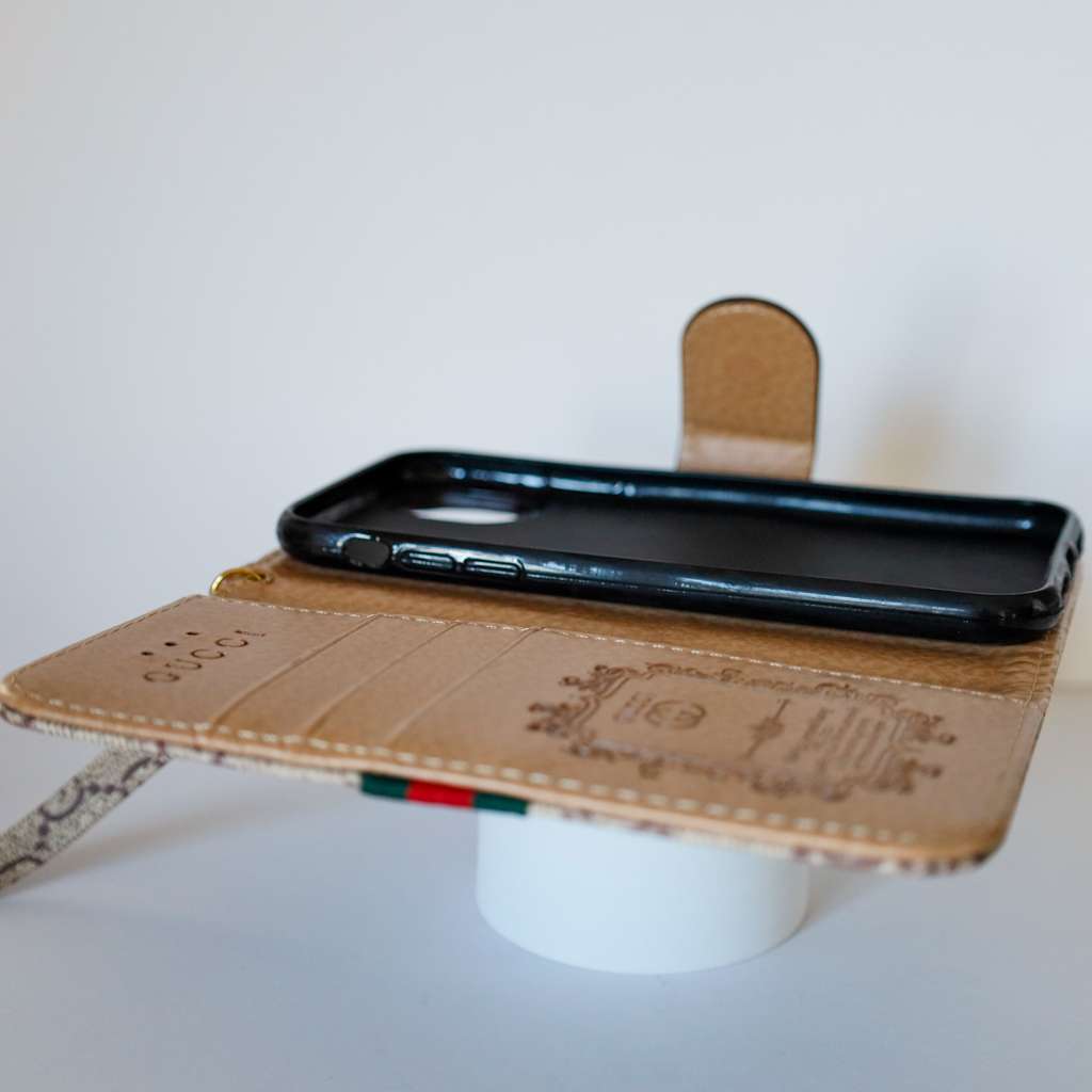 gucci wallet phone case/ inside