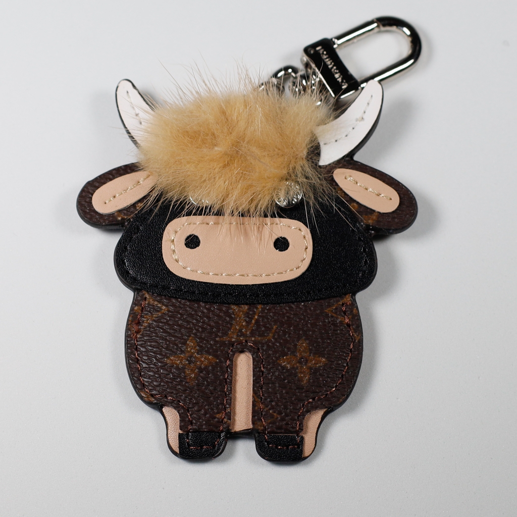 lv highland cow keychain