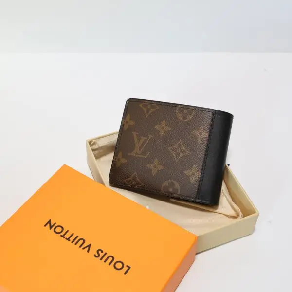 Louis Vuitton Mens Bifold Wallet 2