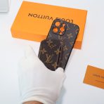 LV Magsafe iPhone Case magnetic connection