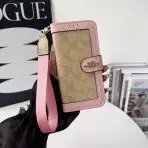 Coach Canvas Print Wallet Case iPhone 17/Pro/Pro Max KHAKI -PINK