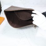 Louis Vuitton Daily Pochette