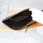 Louis Vuitton Daily Pochette