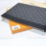 Louis Vuitton Daily pouch