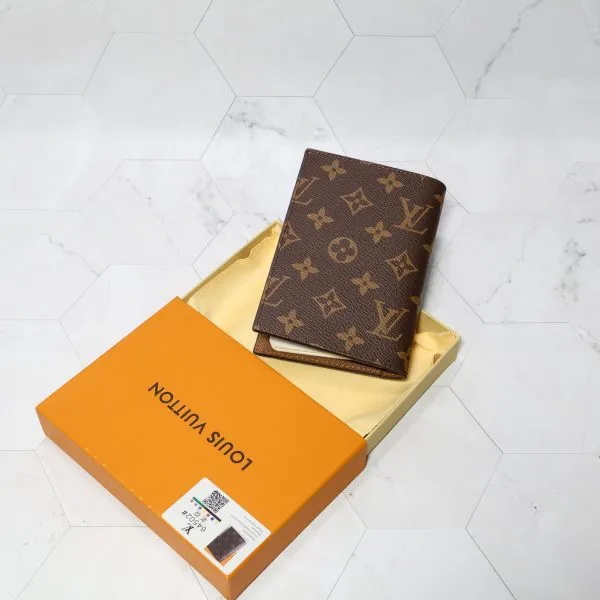 LV Passport Cover