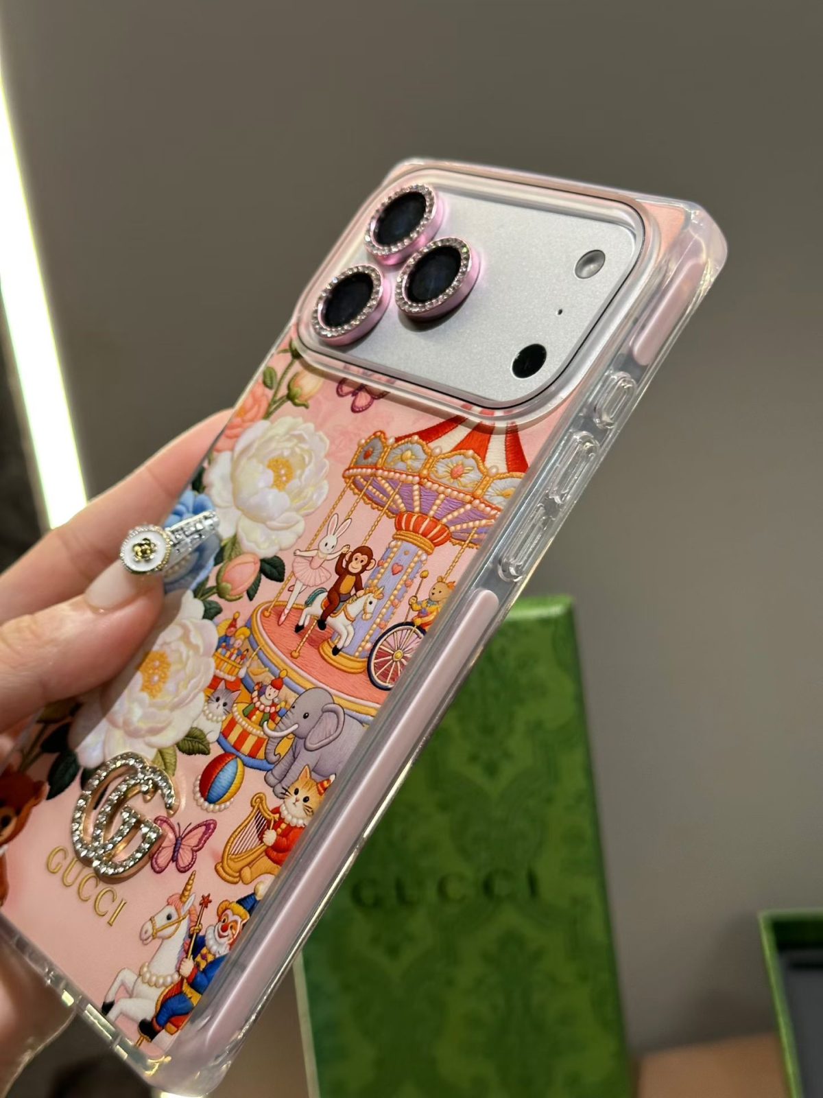 Gucci Print Clear Phone Case for iPhone 15-18 / Pro / Pro Max