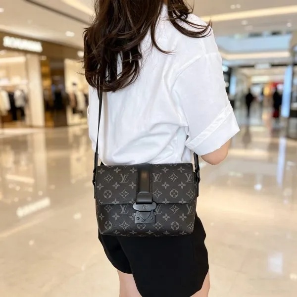LV Crossbody bag
