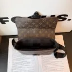 Vintage Style LV Crossbody Bag - image 7