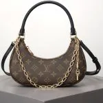 Croissant Bag With Chain