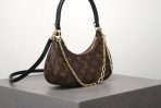 Croissant Bag With Chain