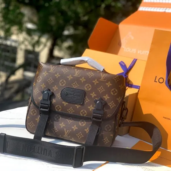 LV TRAIL Men's Messenger Bag