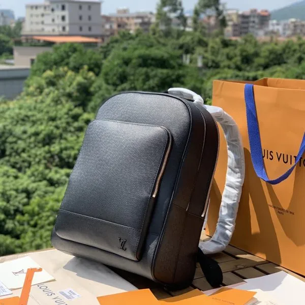 Men's Backpack in Cross-Grain Calfskin