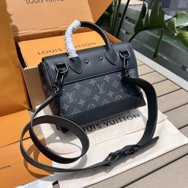 Small Steamer Handbag
