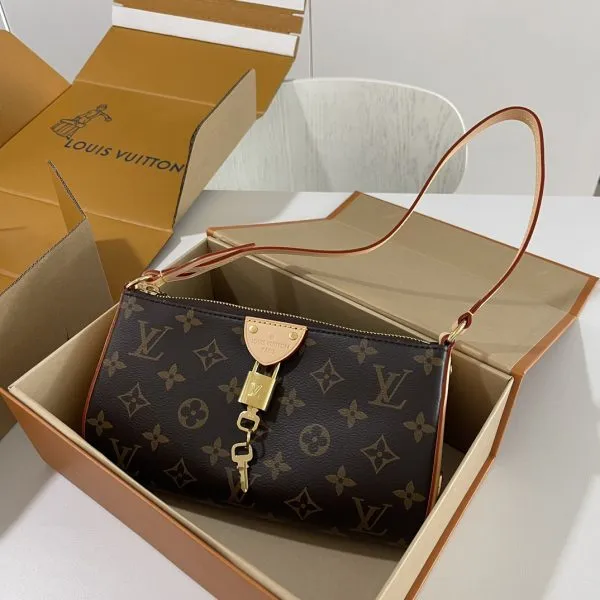 Tirette Monogram Shoulder Bag