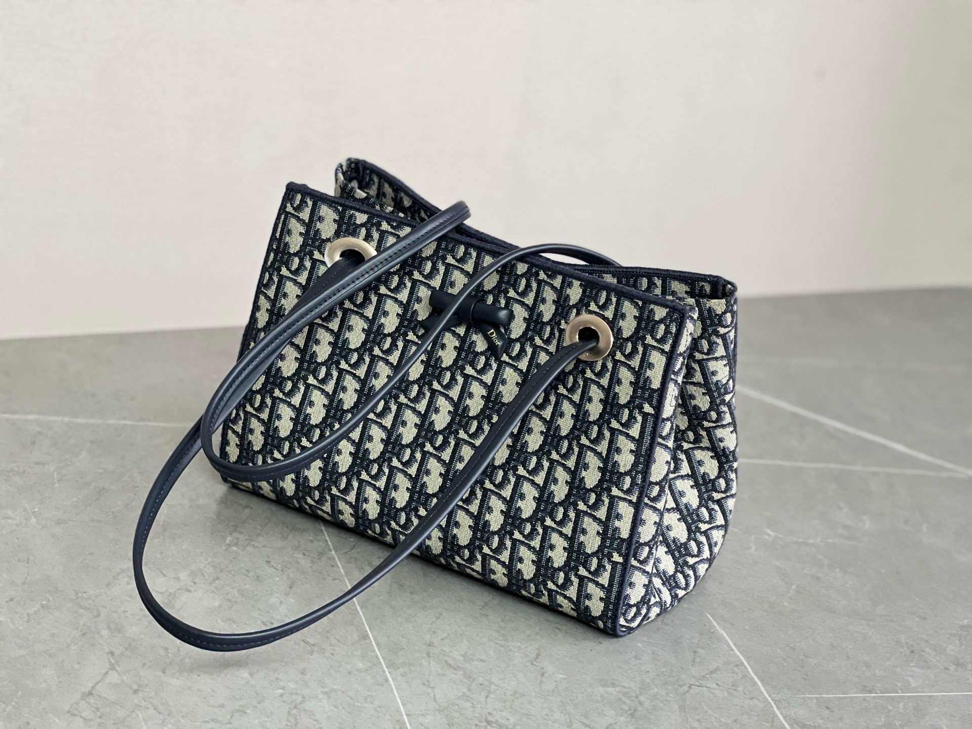 Classic Oblique Jacquard Fabric Handbag Classic Oblique Jacquard Fabric Handbag